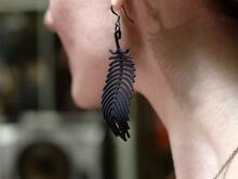 peacock feather earring Thumbnail