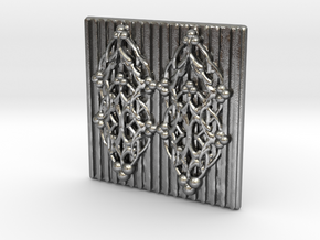 Quilted Sq Charm (Open Gates) in Natural Silver