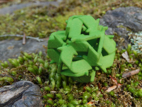 Recycling Sculpture (27mm) in Green Processed Versatile Plastic