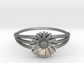 Daisy - The Ring of April in Natural Silver