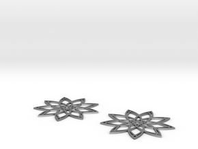 Nine-Point Wire-Star Earring in Natural Silver