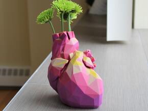 Geometric Heart Vase in Natural Full Color Sandstone