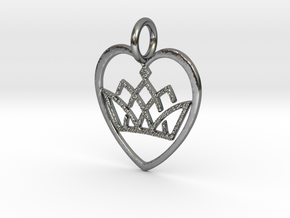 Queen Heart in Polished Silver