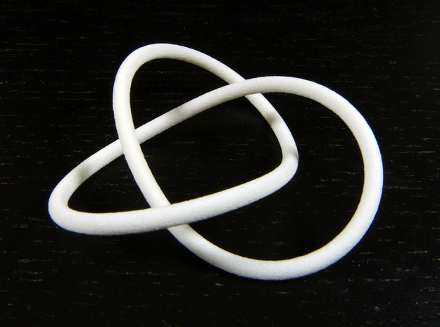 Trefoil spine (knot only) in White Natural Versatile Plastic