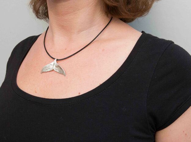 Whale Tail Pendant in Fine Detail Polished Silver