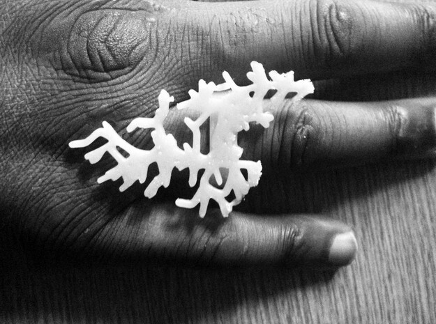 Seaweed Ring v.1 - size M 17mm in White Processed Versatile Plastic