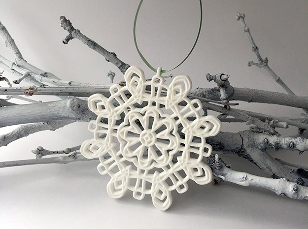 Curvy Snowflake in White Natural Versatile Plastic