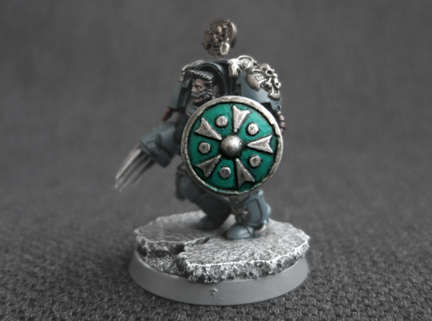 Miniature Shield 3 in Smooth Fine Detail Plastic