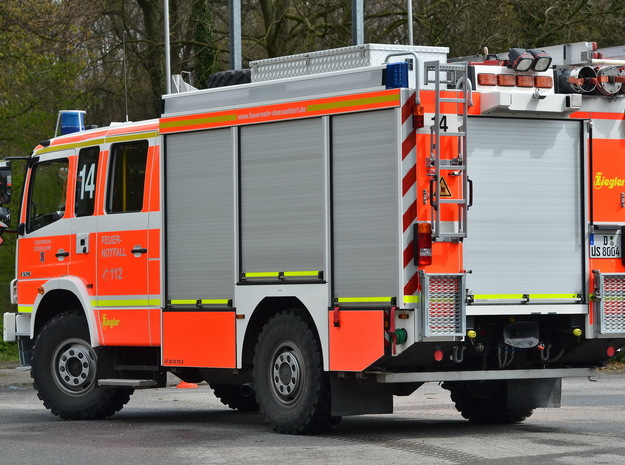 Aufbau Typ LF 20/10-TS, Feuerwehr Düsseldorf in Tan Fine Detail Plastic