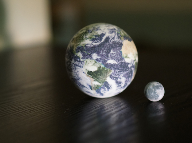 Earth & Moon to scale