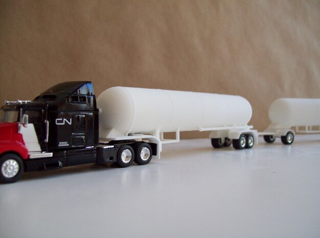 HO 1/87 LPG twin-axle tanker, trailer 15 in White Natural Versatile Plastic