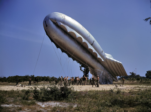 US Barrage Balloon Set of 3 in Tan Fine Detail Plastic: 1:700