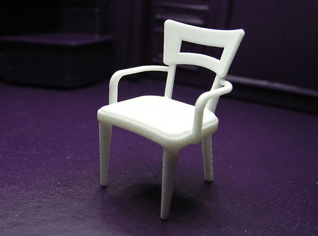 1:24 Dog Bone Chair with Arms in White Natural Versatile Plastic