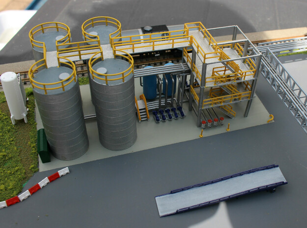 N Scale Chemical Storage Installation Pt 1/2 in Tan Fine Detail Plastic