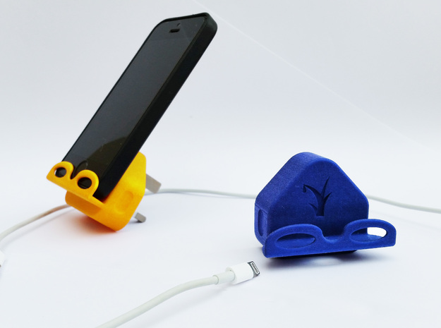 Stug - Charging Stand for iPhones in Blue Processed Versatile Plastic