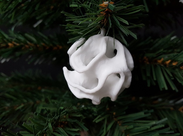 Gyroid Christmas Bauble in White Natural Versatile Plastic