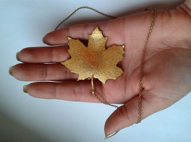 Maple Leaf in Polished Gold Steel