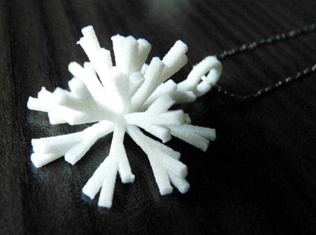 Snowflake Pendant Iva in White Natural Versatile Plastic