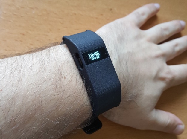 Fitbit Charge HR Shell in Black Natural Versatile Plastic