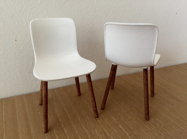 1:12 Chair Hardshell in White Processed Versatile Plastic