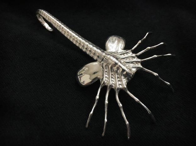Alien Facehugger Pendant in Fine Detail Polished Silver