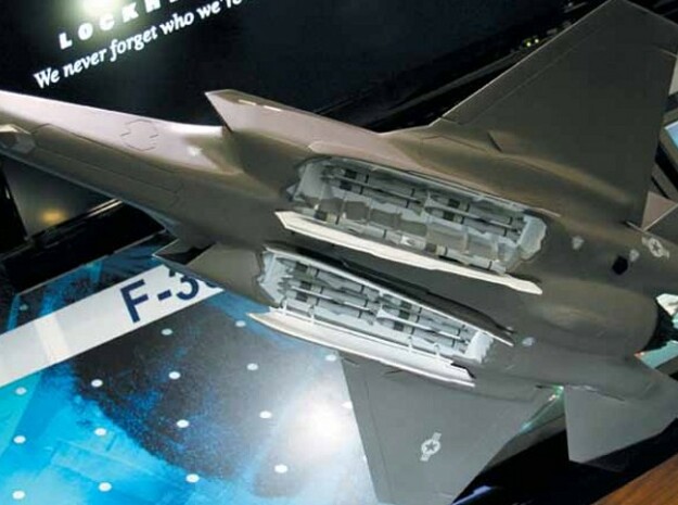 Lockheed "CUDA" missile (six-pack) in Tan Fine Detail Plastic: 1:48 - O