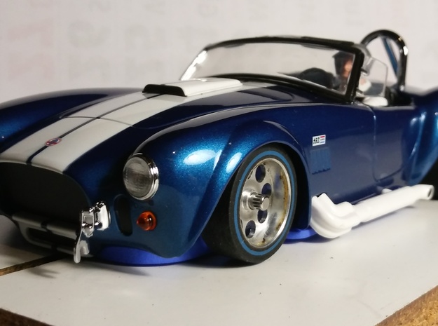 Slot car chassis for Cobra 1/28