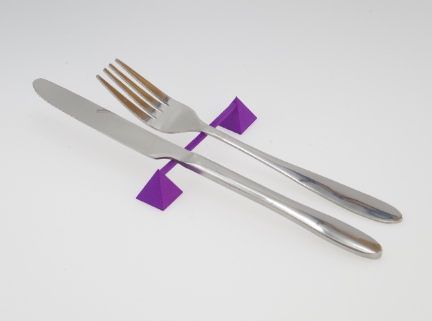 Knife rest & Cutlery rest pyramid in Purple Processed Versatile Plastic