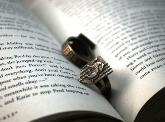 Hufflepuff Ring Size 7 in Polished Bronzed Silver Steel