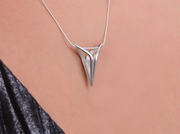 YOUNIVERSAL Smooth & Sharp, Pendant in Polished Silver