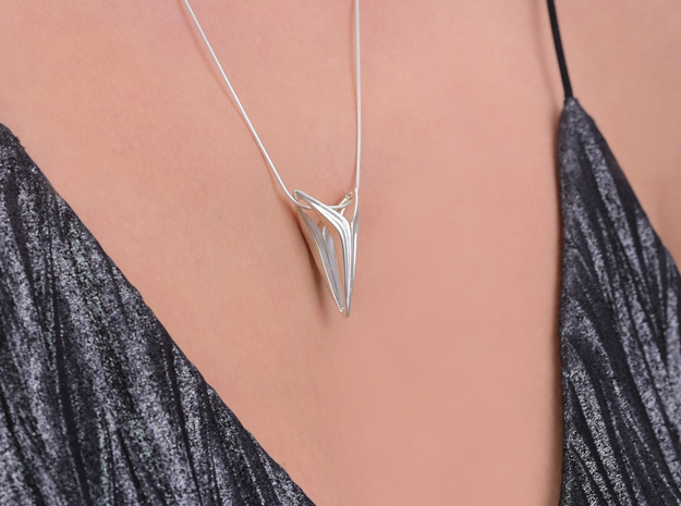YOUNIVERSAL FREE, Pendant. Sharp Chic in Polished Silver