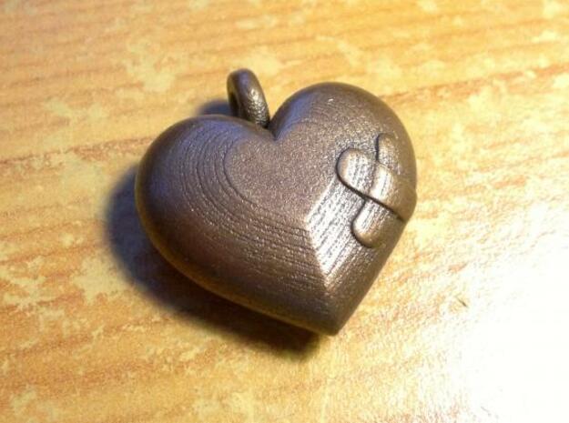 Wounded Heart Pendant in White Natural Versatile Plastic