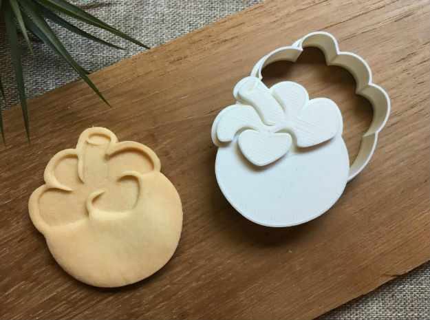 mangosteen-cookiecutter in White Natural Versatile Plastic