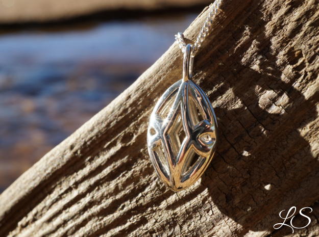 Serenity Pendant in Polished Silver