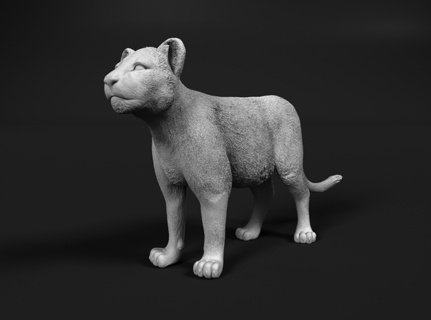 Lion 1:87 Standing Cub in Tan Fine Detail Plastic