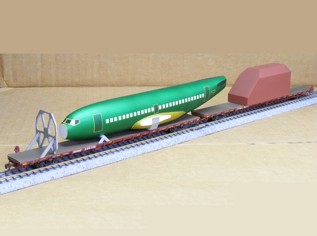 Boeing 737 Parts for Flatcar - Nscale in Tan Fine Detail Plastic