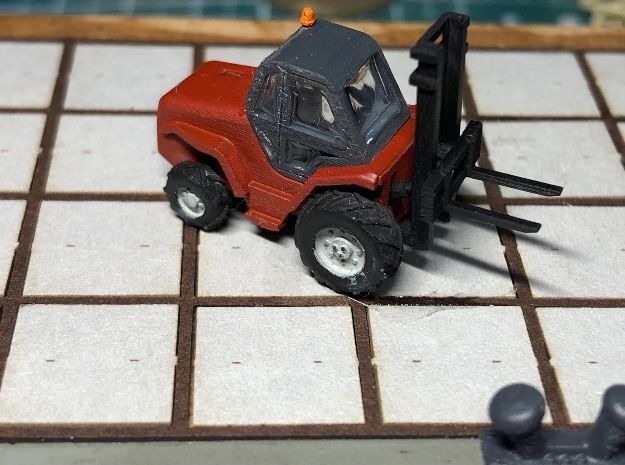 N Scale 5t Manitou Forklift in Smooth Fine Detail Plastic
