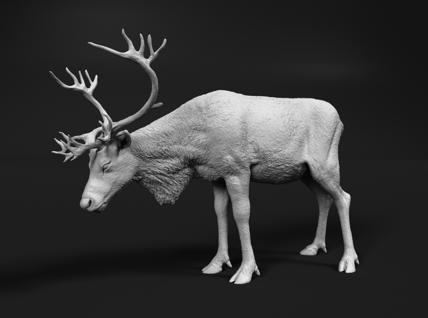 Reindeer 1:25 Standing Female 1 in White Natural Versatile Plastic