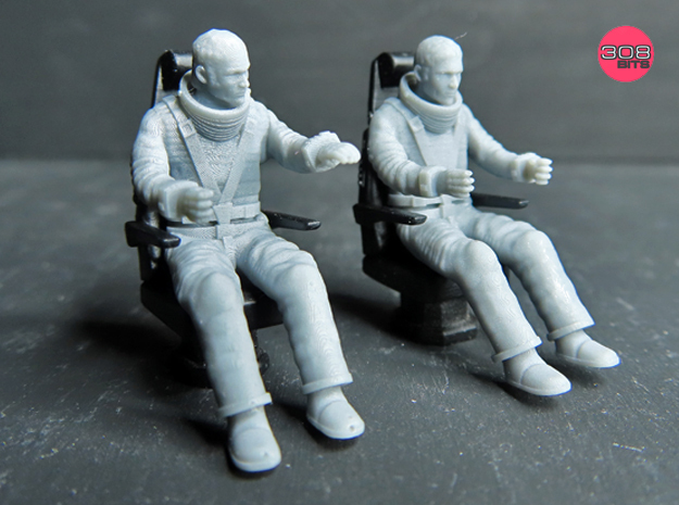 SPACE 2999 1/48 ASTRONAUT PILOT W HEAD AND SEATS in Tan Fine Detail Plastic