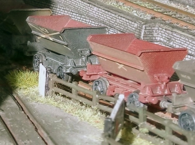 2x N Gauge Hudson Tipping Wagons in Gray Fine Detail Plastic