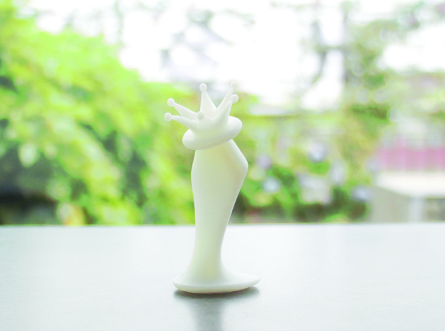 Puffing Chess-Queen-95mm in White Natural Versatile Plastic: Small