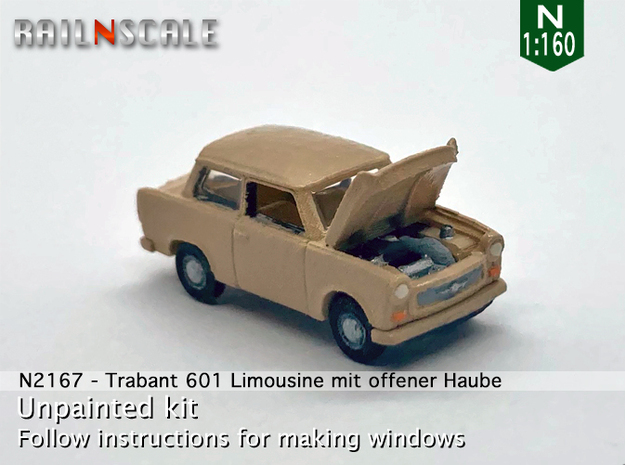 Trabant 601 Limousine mit offener Haube (N 1:160)