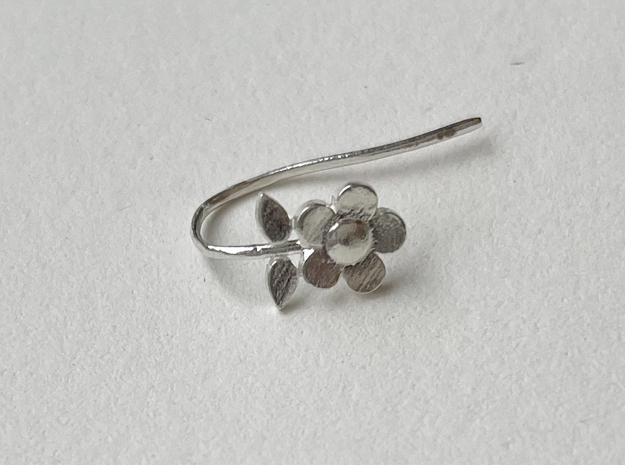 Flower earrings in Natural Silver