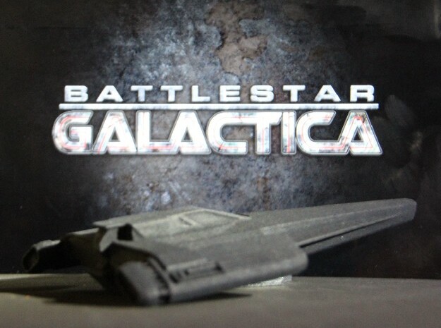 Blackbird in Flight (Battlestar Galactica) in Black Natural Versatile Plastic: 1:72