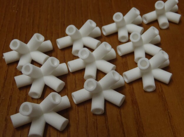 Tetrahedron kite connectors for 1/8" or 3mm in White Natural Versatile Plastic