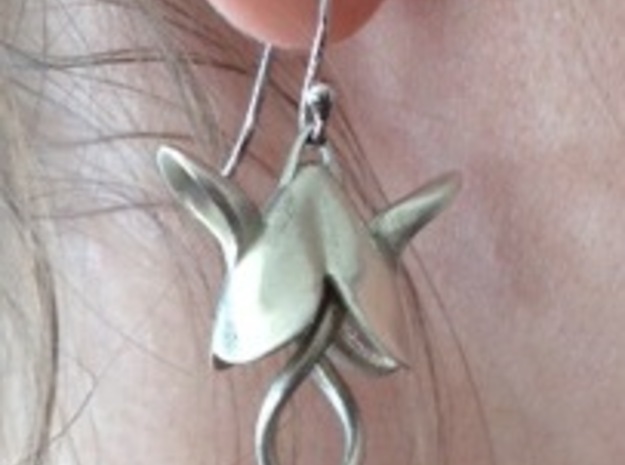 Wingnut Earring in Fine Detail Polished Silver