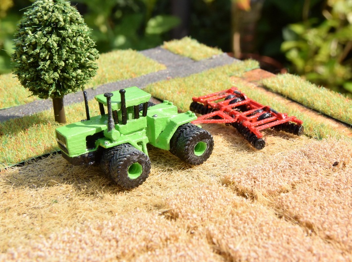 1:160/N-Scale Steiger Panther + Disc Harrow 3d printed Add a caption...