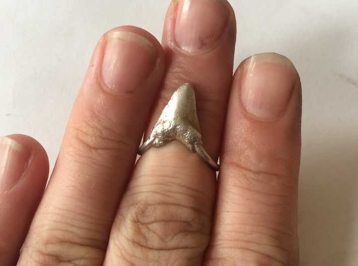 Shark Tooth Pinky Ring 3d printed