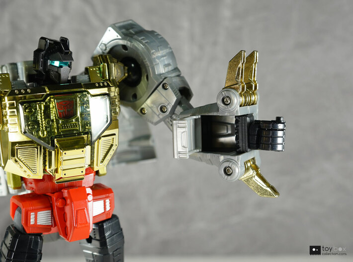 Transformers Masterpiece MP-08 Grimlock thumb x2 3d printed Folds in perfectly