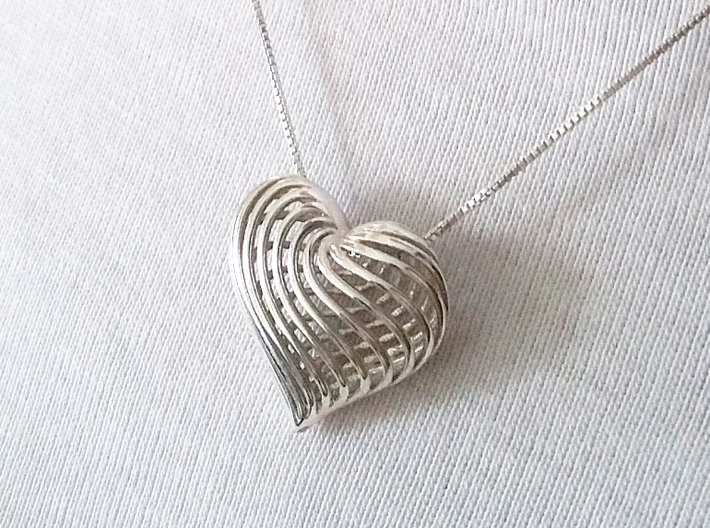 Twirling Heart Pendant 3d printed